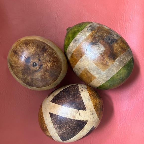 African Antique Hand Painted Natural Gourds Decorative Geometric Pattern Set / 3 - Picture 2 of 16